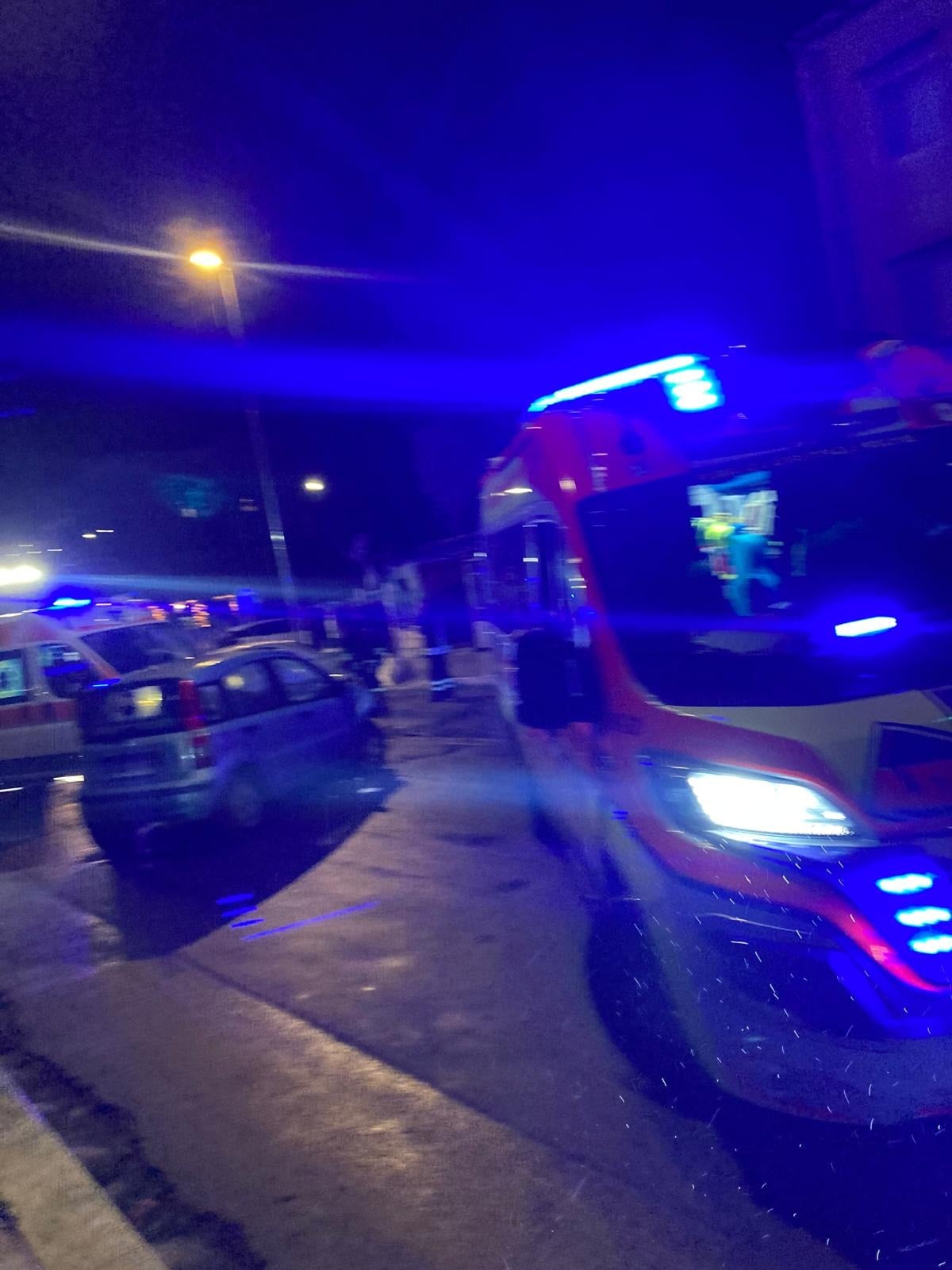 Scontro frontale tra due auto in via Niscemi  - 