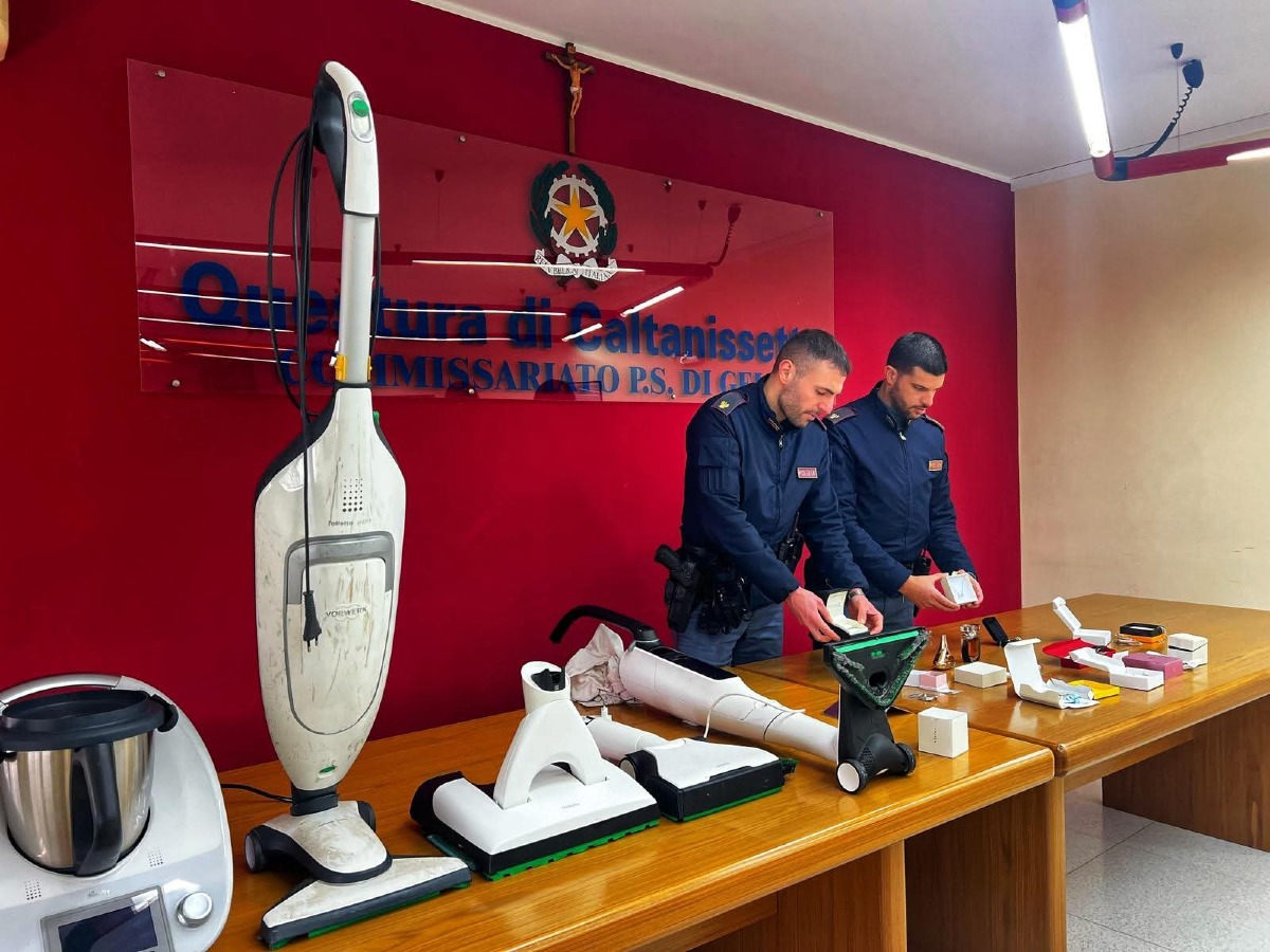 Giovane coppia arrestata per furto - 