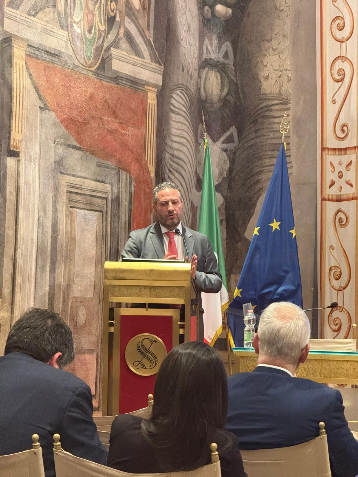 Scuvera relaziona ad un convegno al Senato - 