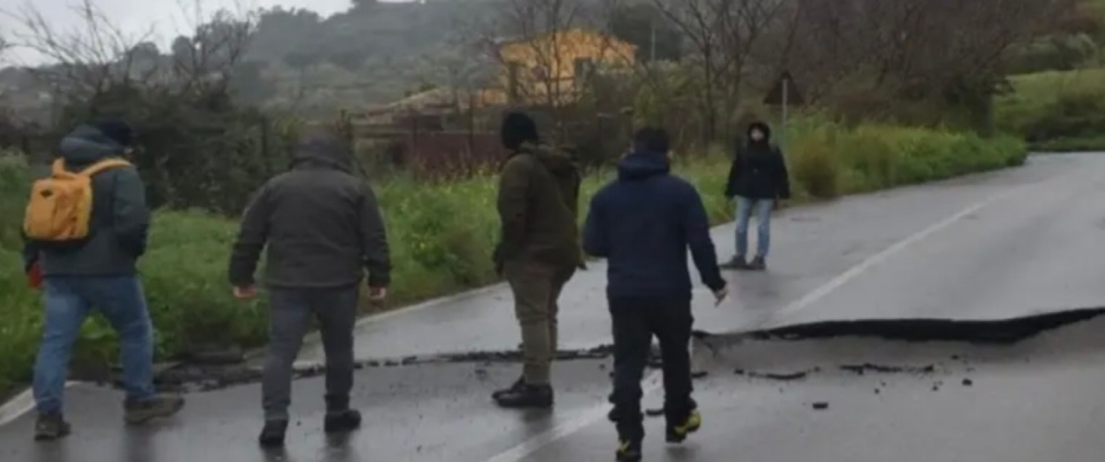 Sopralluoghi della Procura: la frana è ancora attiva  - 