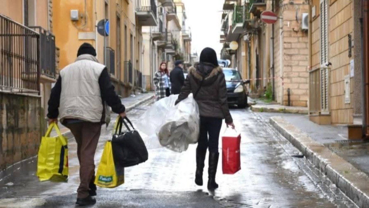 Notai nisseni a fianco degli sfollati di Niscemi  - 