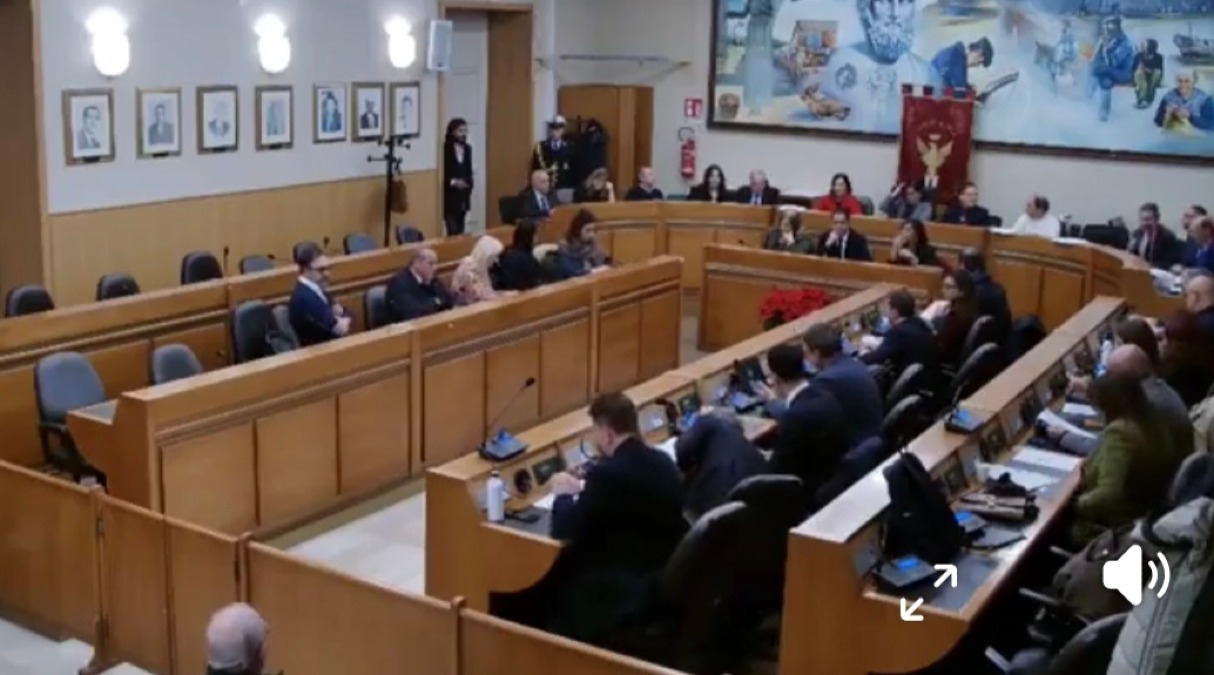 Pd lascia l'aula, corto circuito nella maggioranza  - 