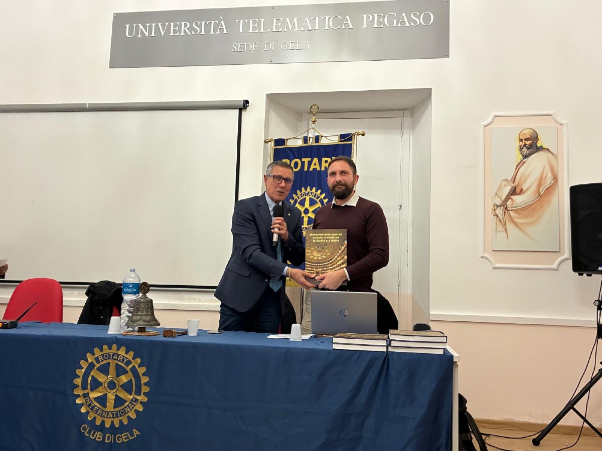 Il Rotary presenta il  volume del Distretto 2110 - 