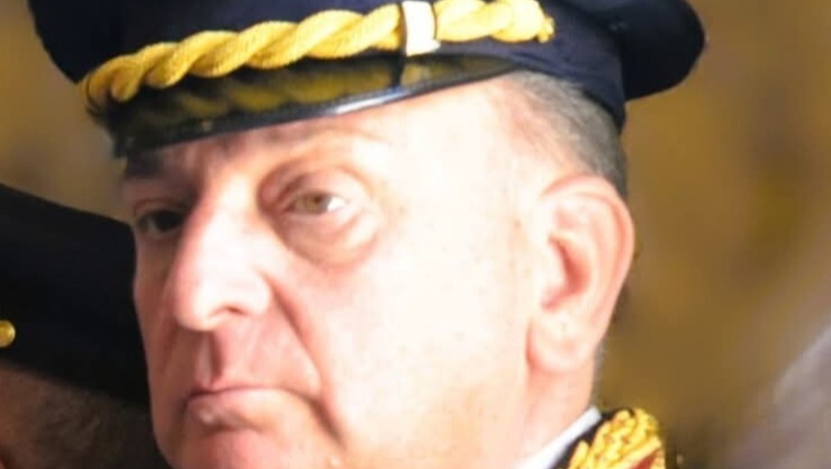 Dopo 40 anni di servizio, pensione per il Commissario Capo della Polizia, Roberto Costanzo  - 