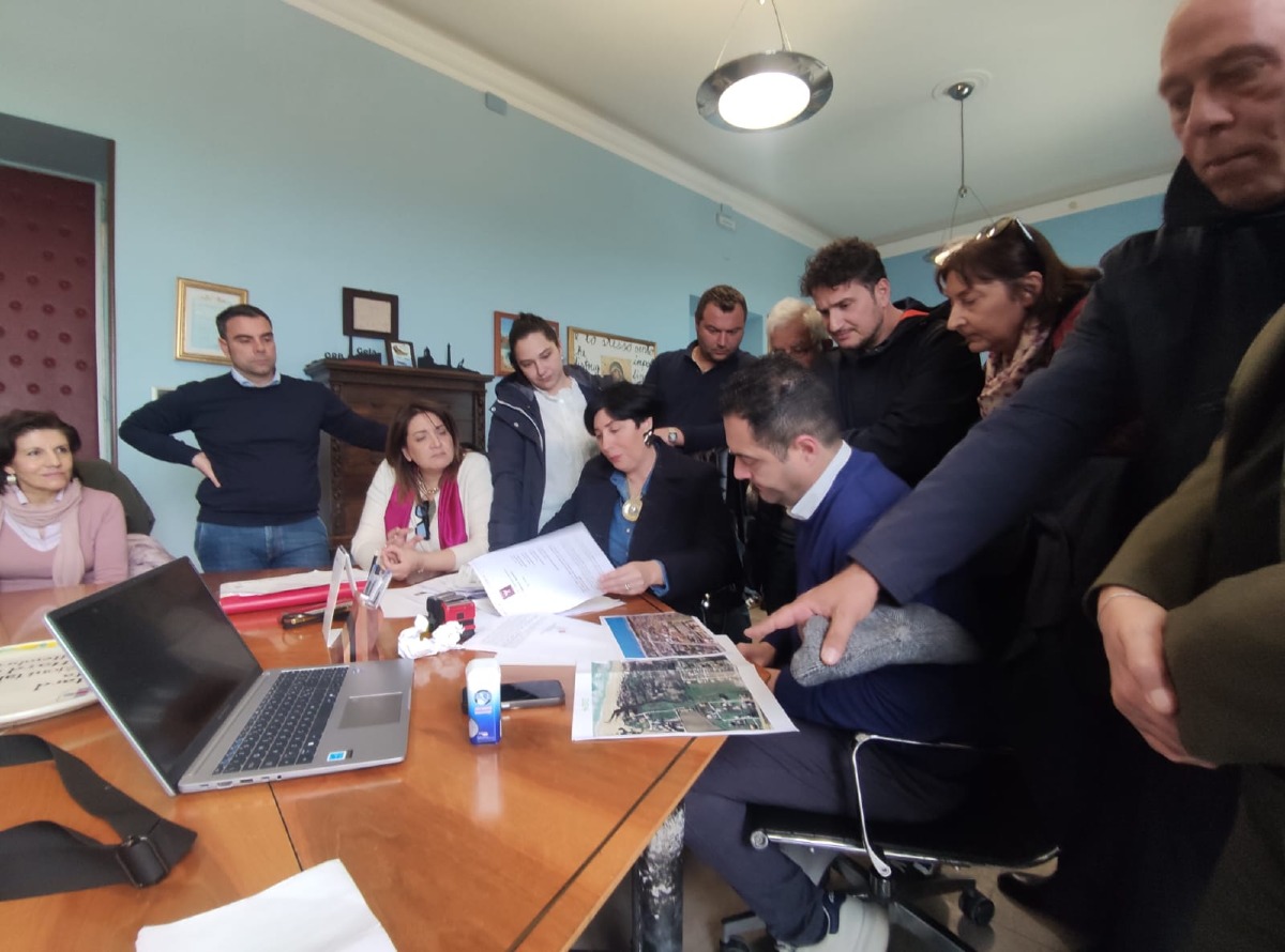  Mare negato a Poggio Arena, sindaco tenta una mediazione   - 