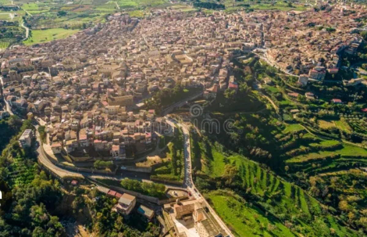 A Mazzarino nessuna alleanza definita da FdI  - 