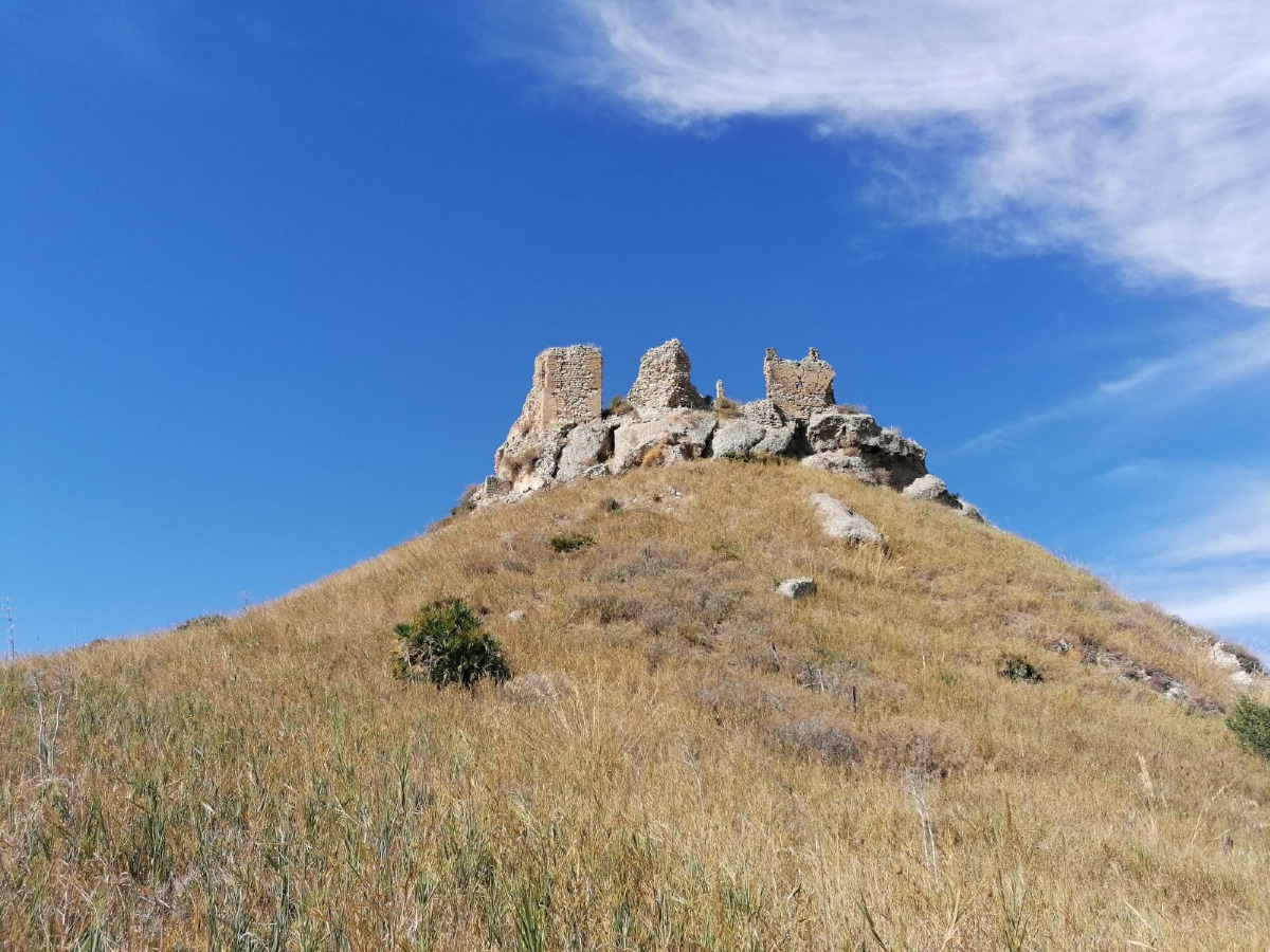 Il castello di Grassuliato in abbandono rischia di sparire   - 
