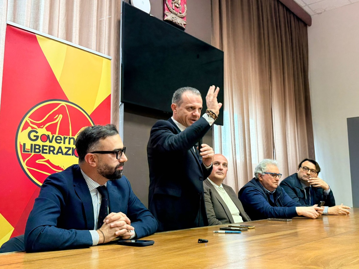 De Luca e Di Stefano vanno a braccetto  - 