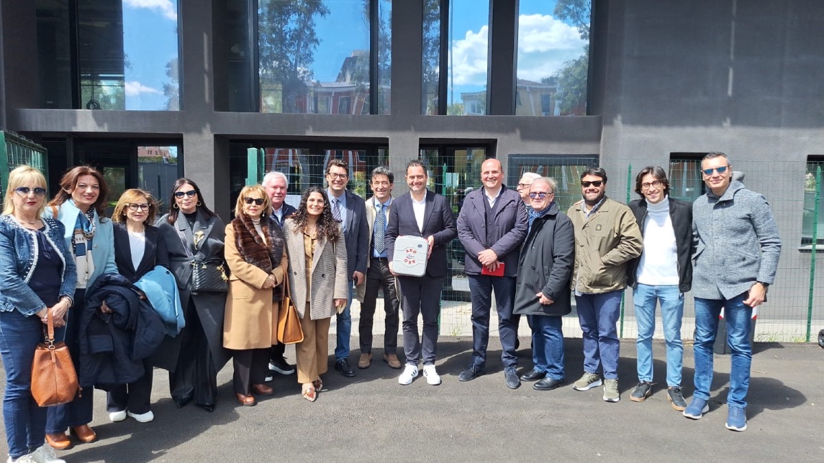 Un defibrillatore a Macchitella Lab - 