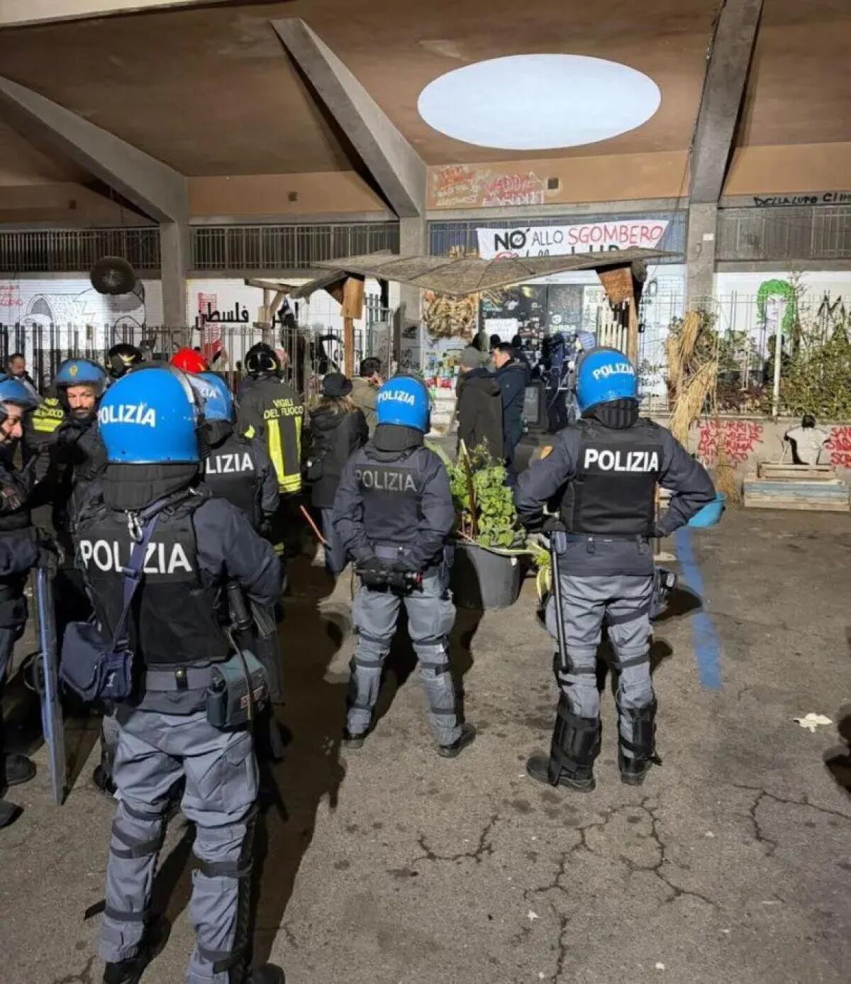 Sgomberato a Catania un immobile del comune occupato abusivamente / Video - 