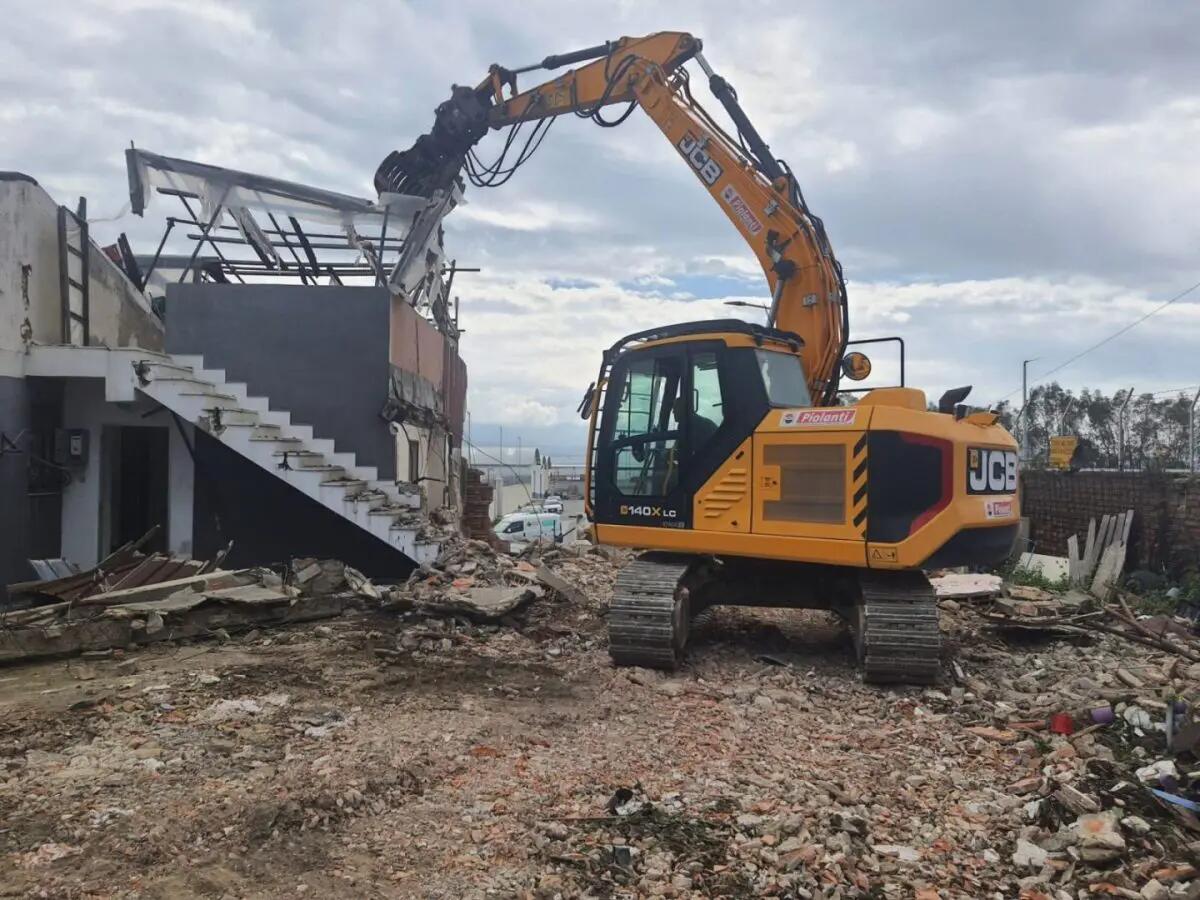 Demolita a Messina l’ultima baracca di via Ennio Quinto, sorgerà un asse viario - 