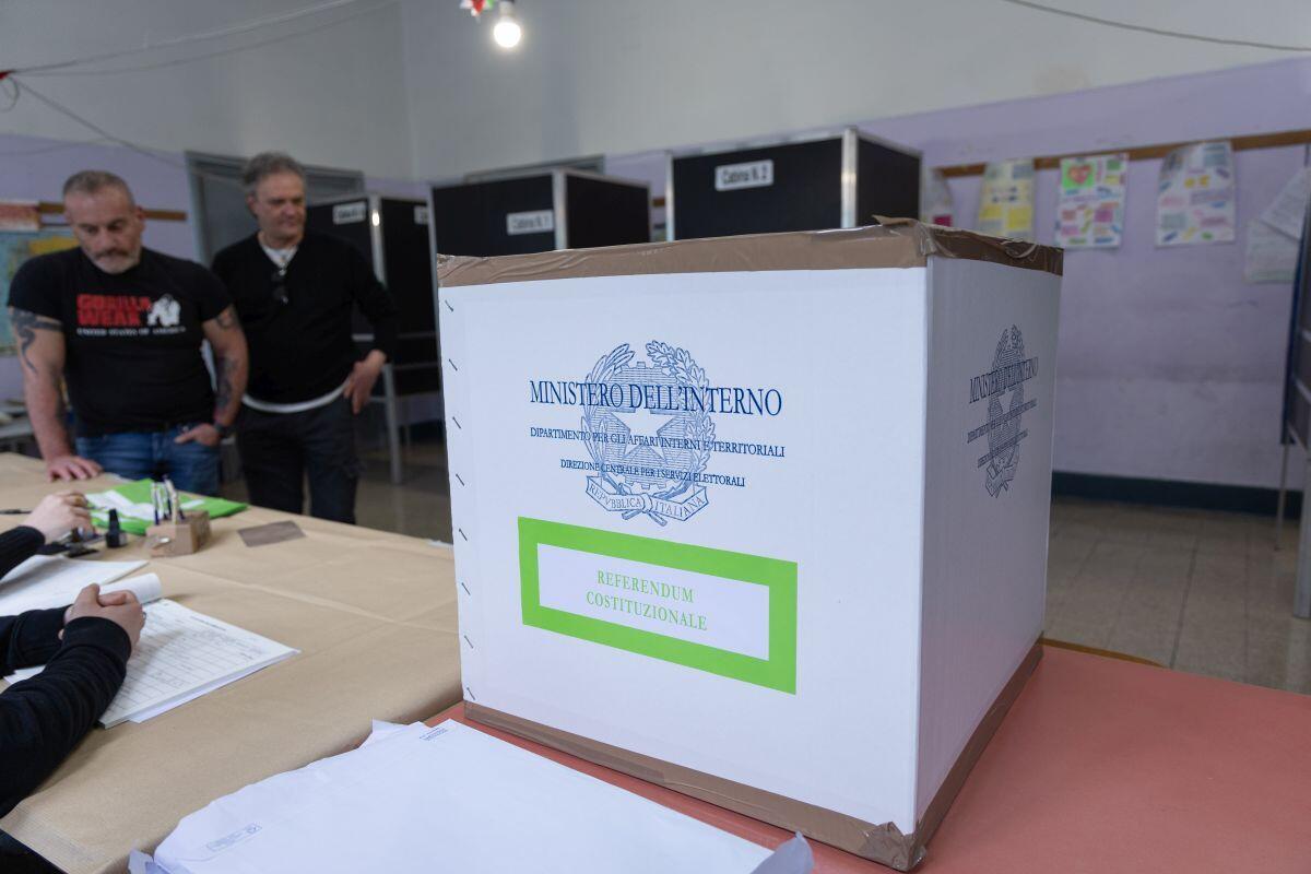 Referendum, riaperti i seggi. Alle 23 affluenza record al 46% - 