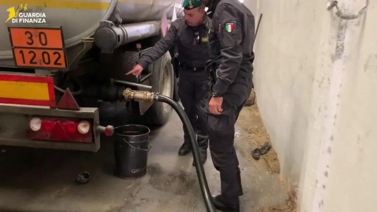 Scoperta a Catania una frode internazionale sul carburante, 5 misure cautelari - 