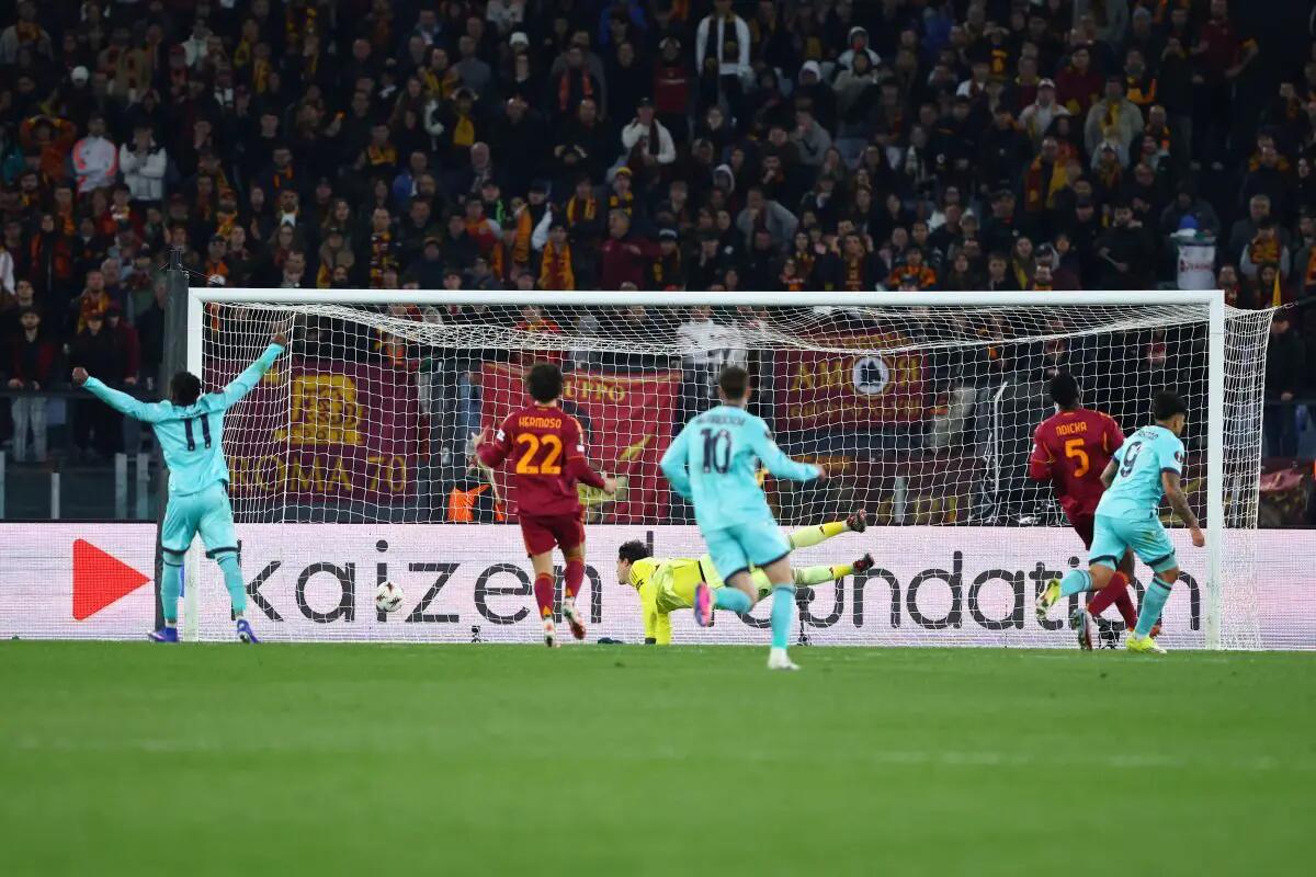 Il Bologna ai quarti di Europa League, Roma ko ai supplementari - 