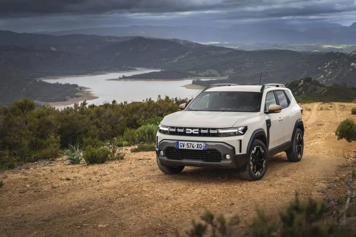 Dacia Duster. Design, off-road e nuove motorizzazioni Hybrid-G 4×4 - 