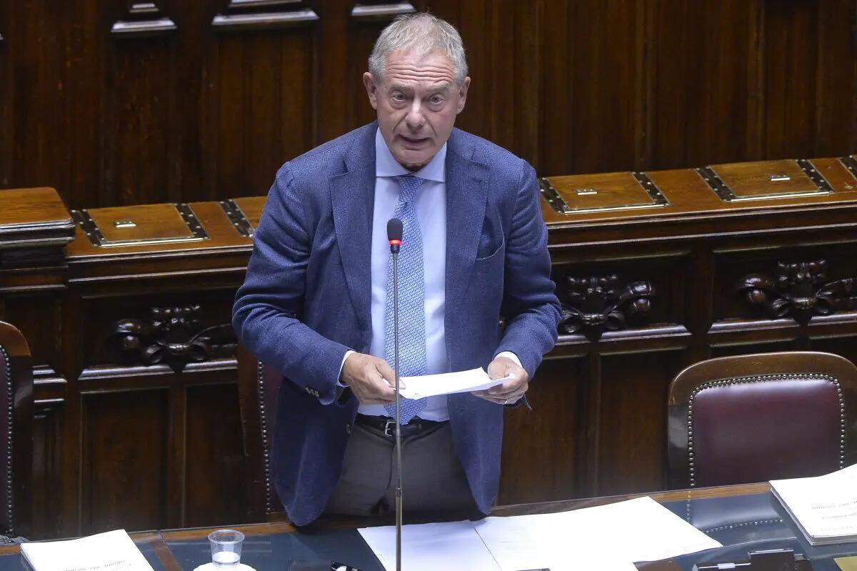 Carburanti e inflazione, Urso “Rafforzato monitoraggio contro speculazioni” - 