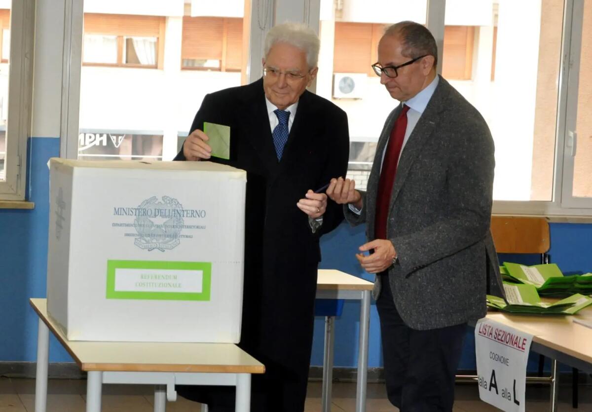 Referendum, Mattarella ha votato a Palermo - 