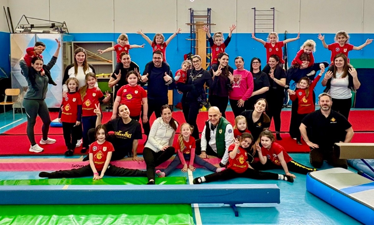 Gymnastics Club, genitori in palestra con i figli