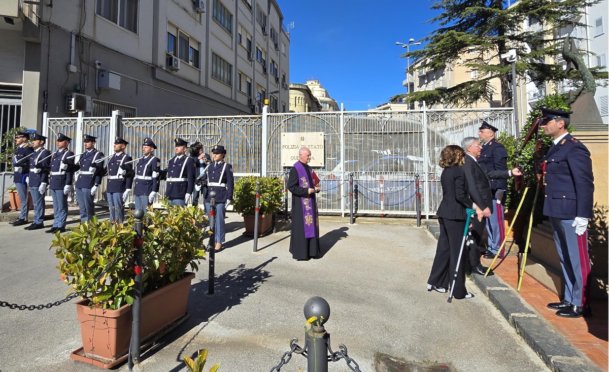 Deposta corona d'alloro in ricordo dei poliziotti scomparsi  - 