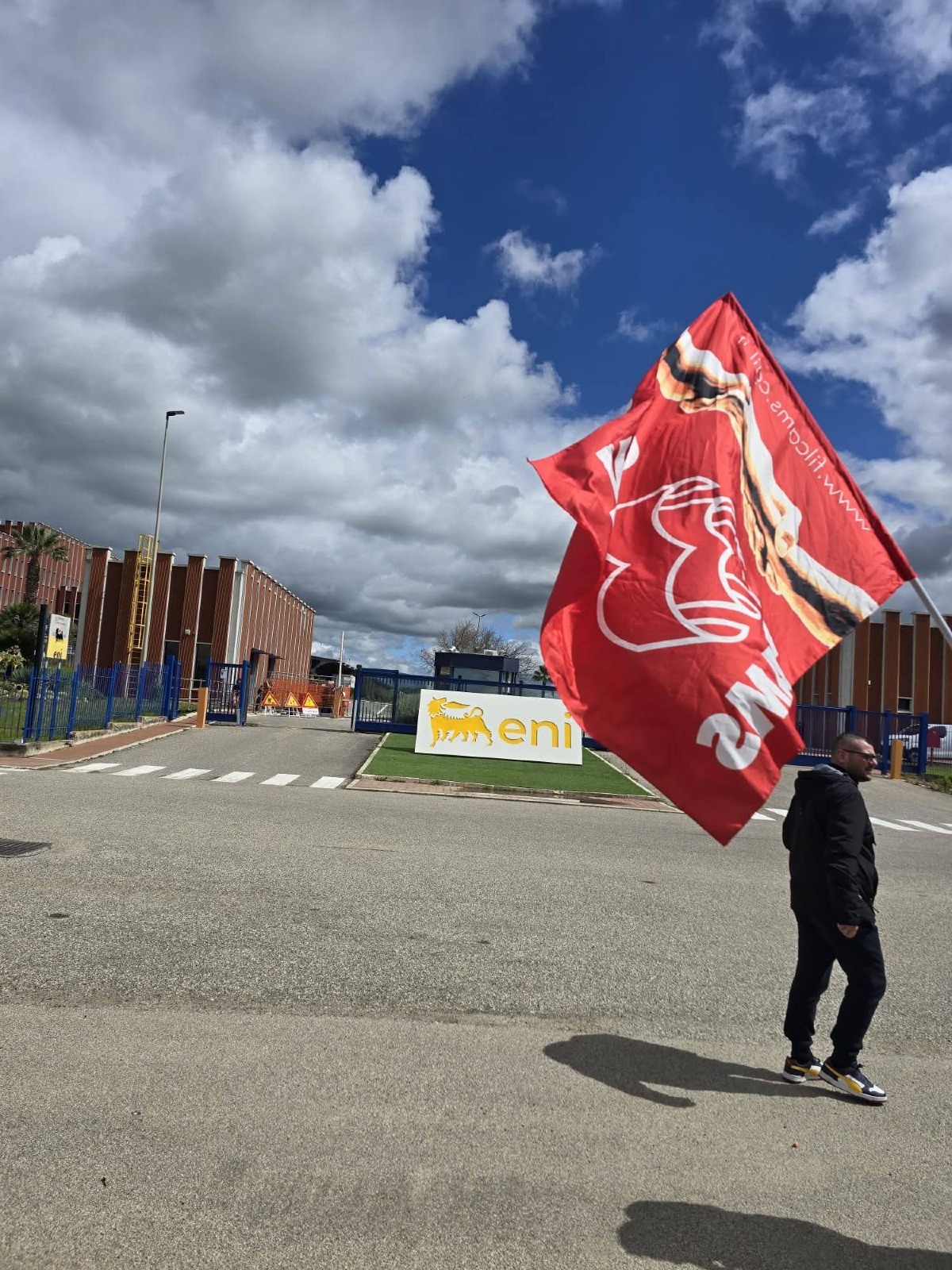 Solidarietà dei Liberali ai lavoratori Cosmopol - 