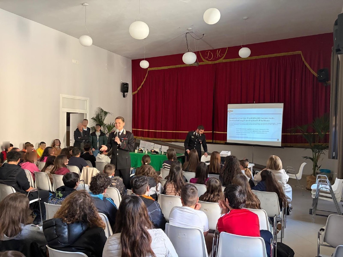 I Carabinieri hanno incontrato gli studenti di Sommatino  - 