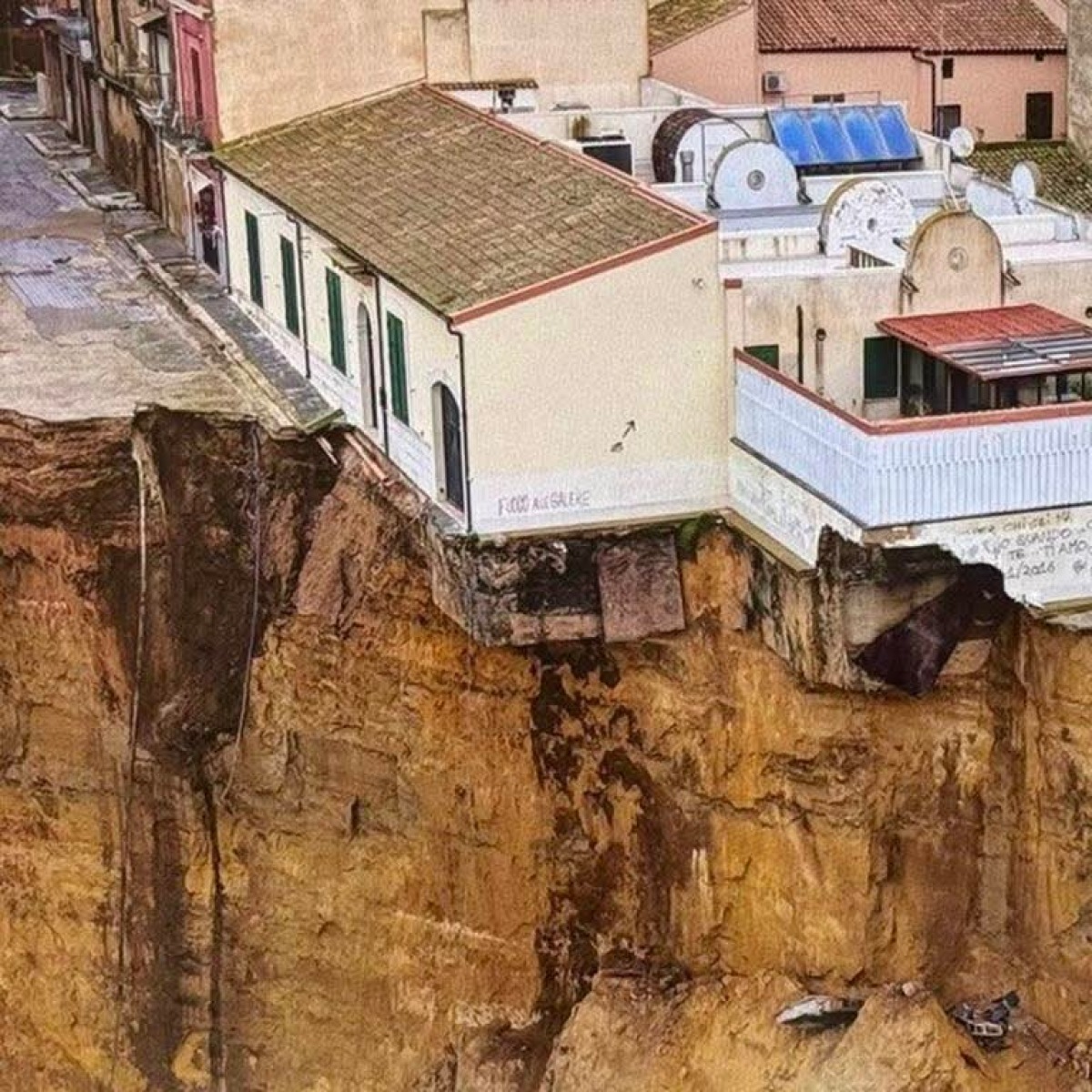 "Dal Comune nessun progetto attuabile contro la frana" - 