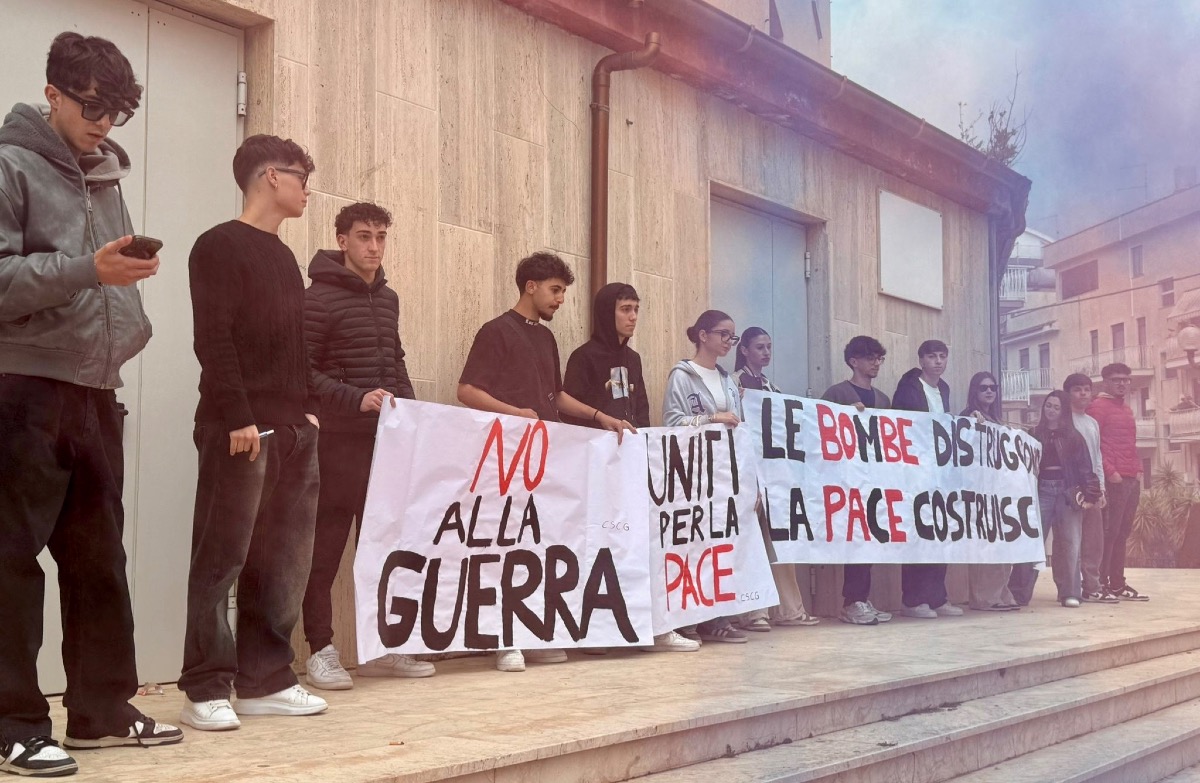 Anche i giovani di Gela invocano la pace  - 