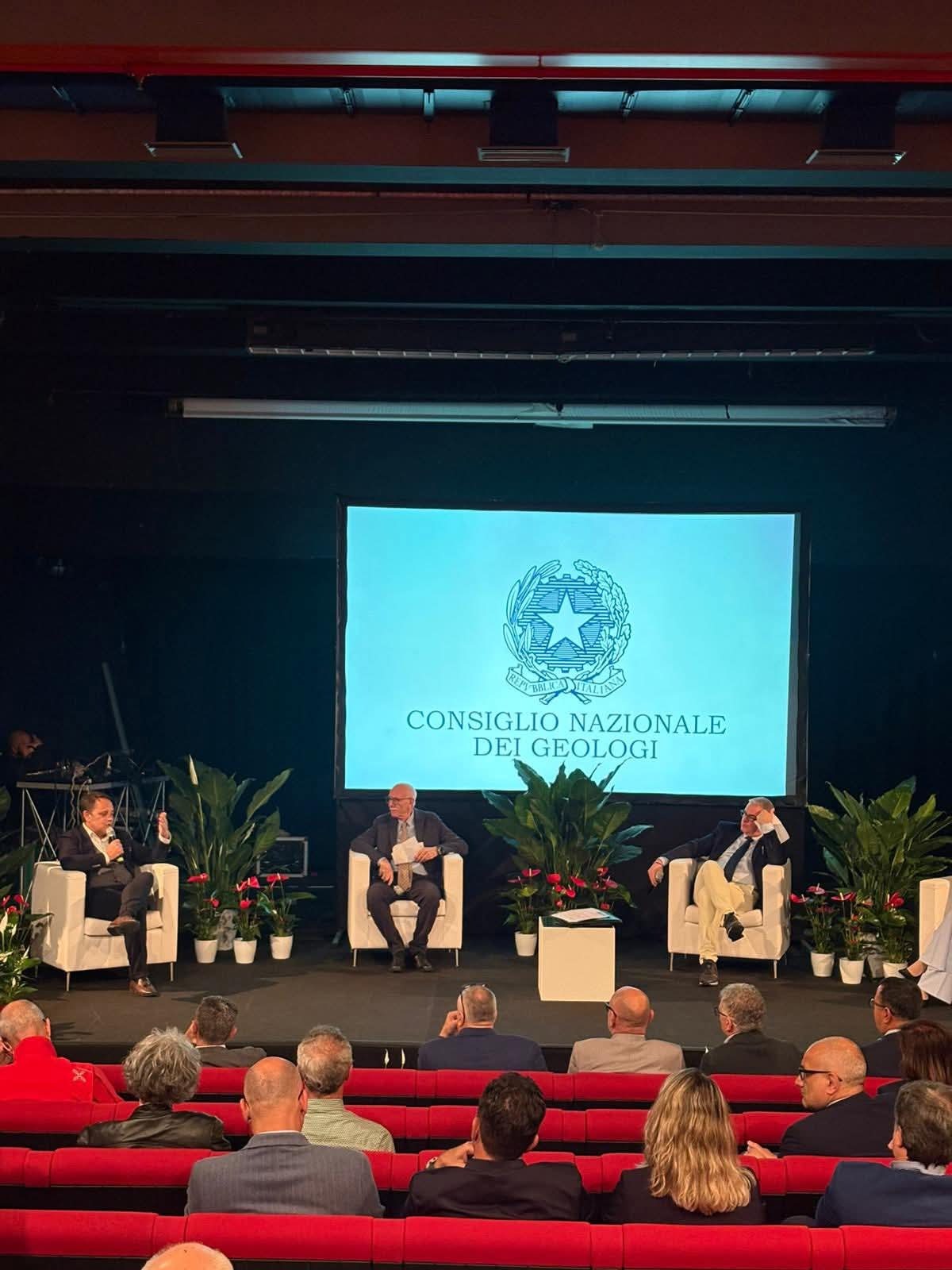 Manca volontà politica per monitoraggio e programmi su frana - 