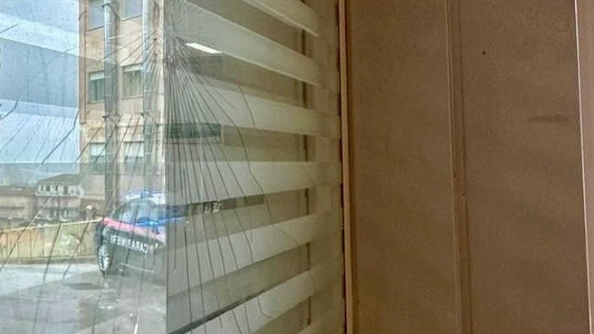Danneggia il pronto soccorso dopo l'incidente della figlia