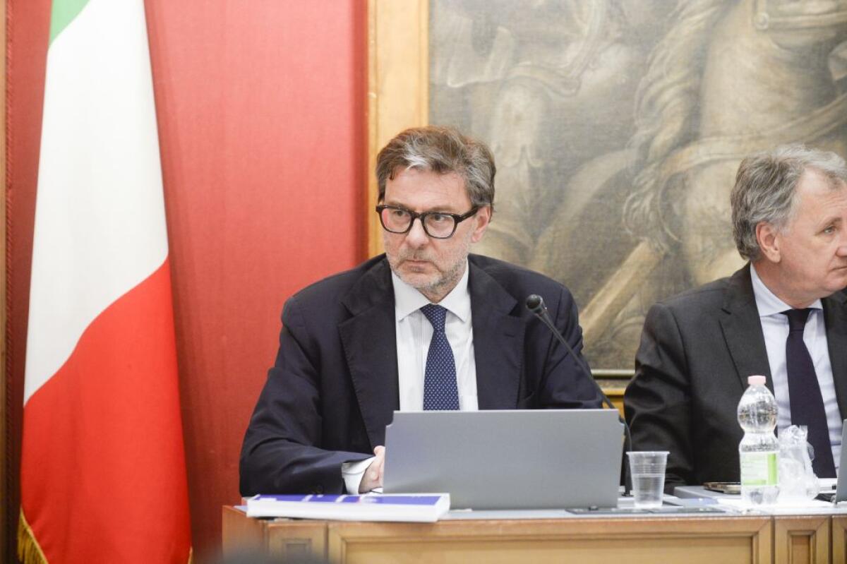 Patto di stabilità, Giorgetti “Difficile sostenere clausola che esclude spese difesa” - 