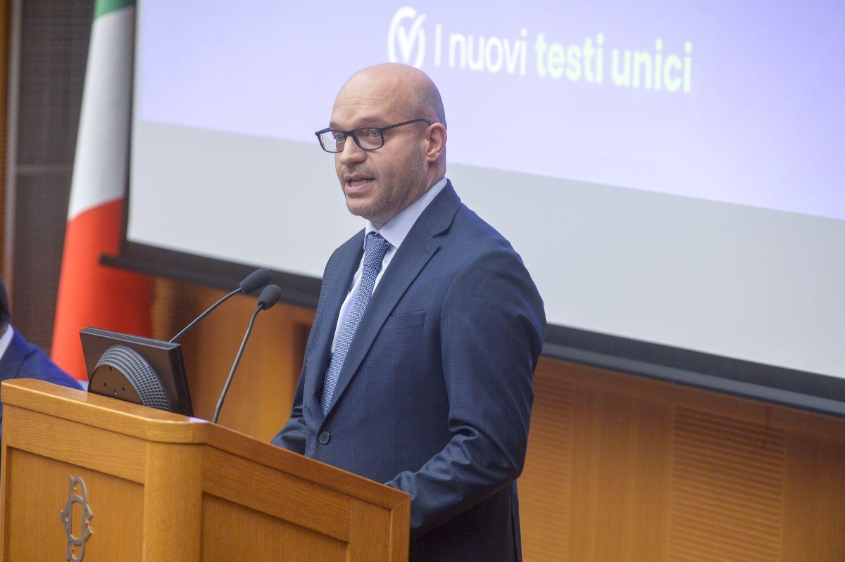 Fontana “Educare a un uso responsabile dell’intelligenza artificiale” - 