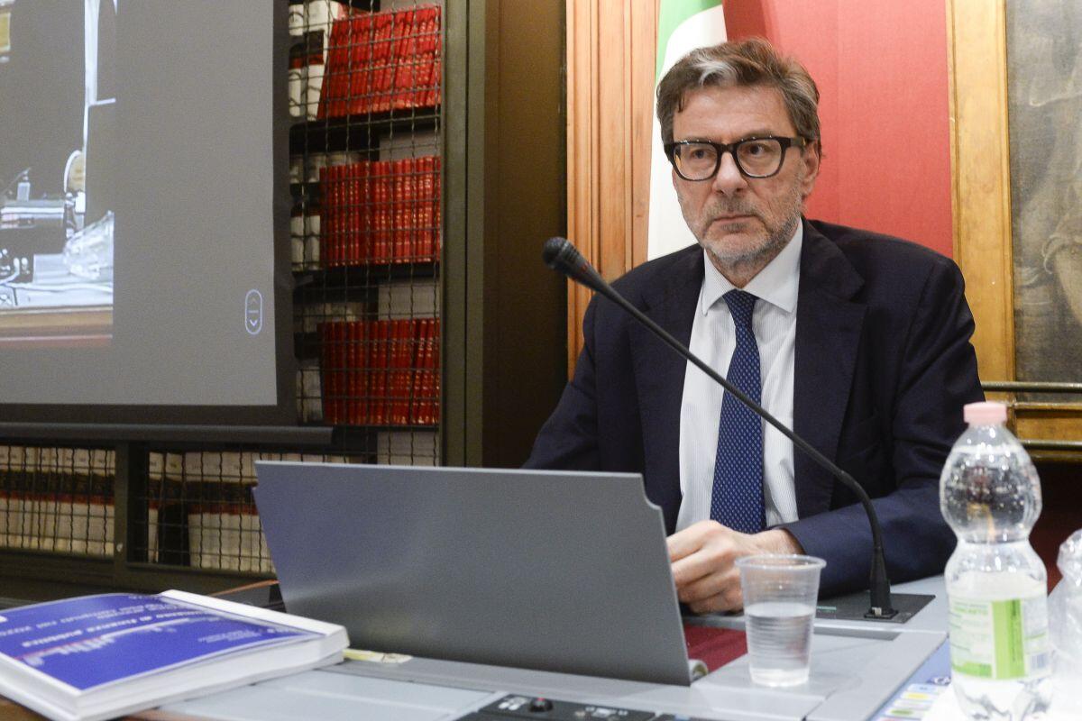 Dfp, Giorgetti “Ridotto deficit senza manovre restrittive” - 