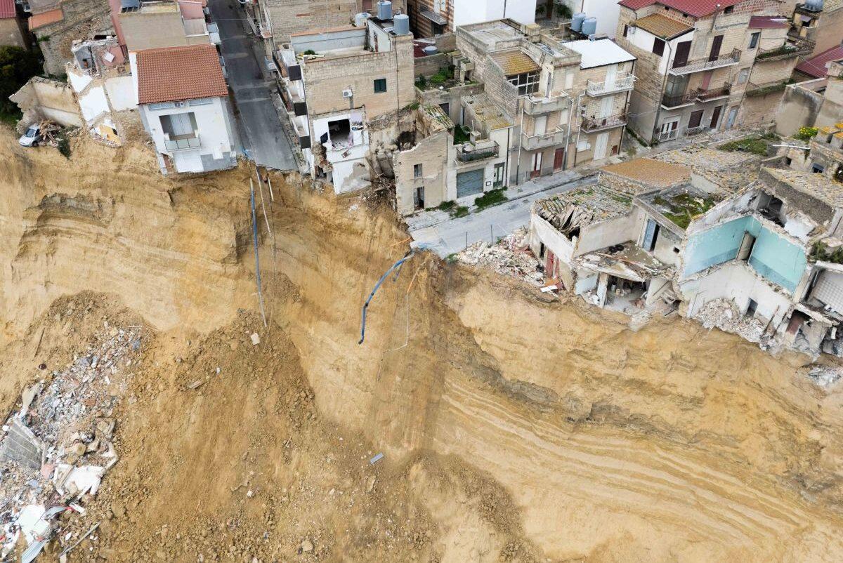 Frana Niscemi, pagati contributi straordinari della Regione a 56 imprese per 970 mila euro. Schifani “Tuteliamo economia locale” - 