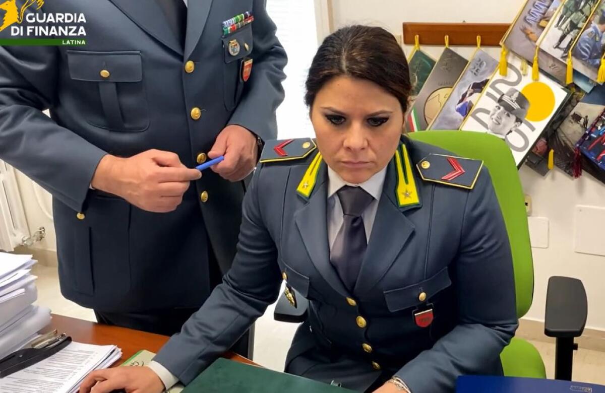 Sequestrato portale di e-commerce, vendeva grandi marchi taroccati - 