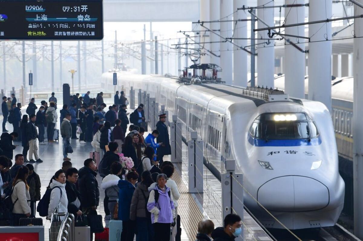 Cina, per la Festa Qingming previsti 90 mln di viaggi in treno - 