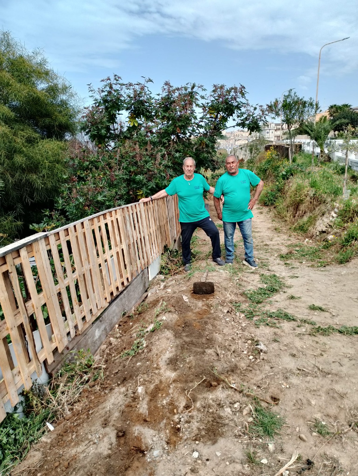 Completata staccionata ai giardini Demetra e Kore  - 