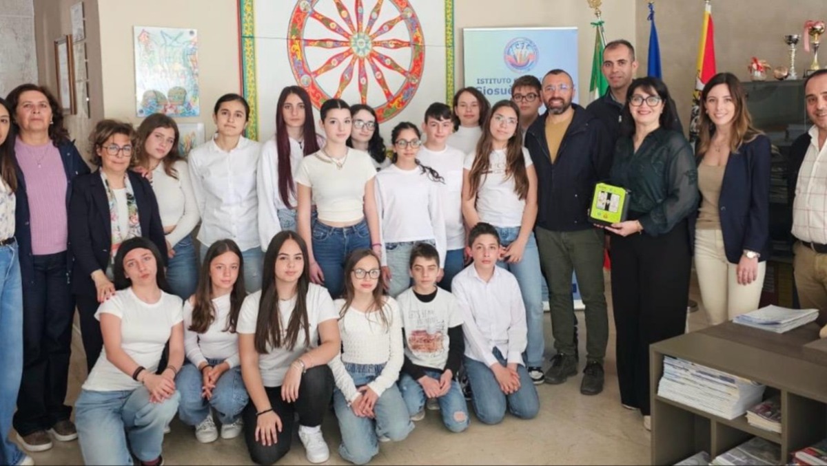 Donati defibrillatori semiautomatici e automatici