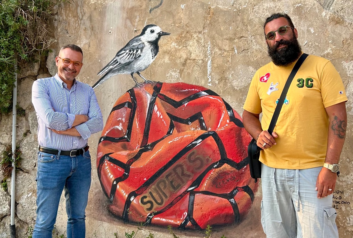La street art denuncia l’inquinamento da plastica in mare - 