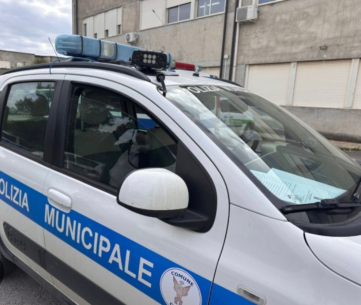 Controlli della polizia municipale al parcheggio Arena  - 