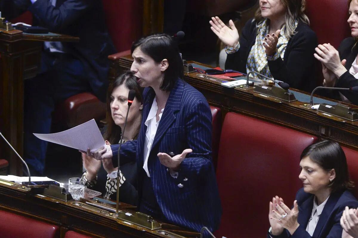 Schlein “Governo Meloni vive chiuso nel palazzo, no a larghe con intese con FI” - 