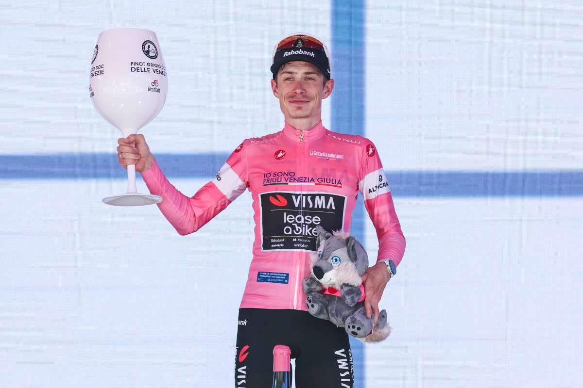 Lavik corona la fuga e vince a Milano, Vingegaard resta in rosa - 