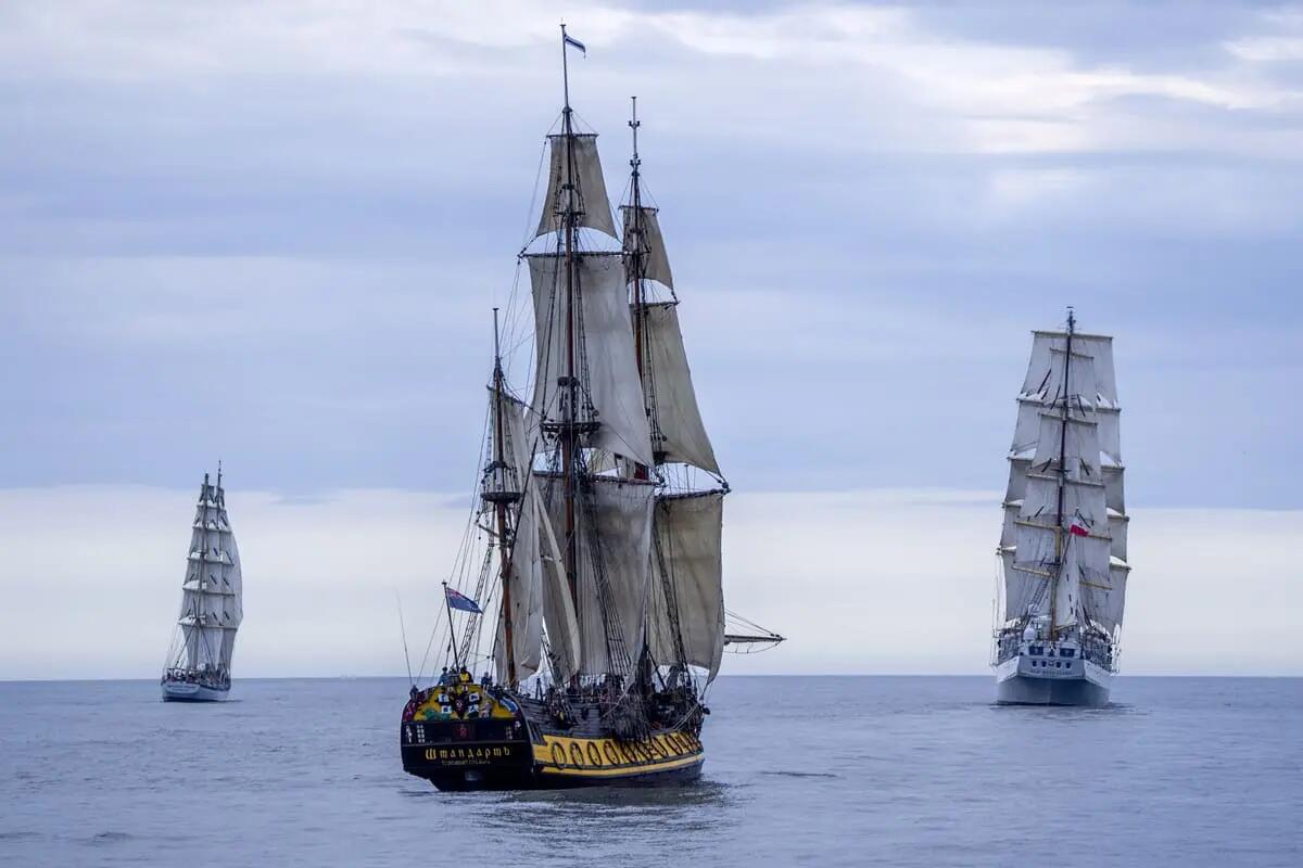 Nave russa al largo della Sicilia, Guardia Costiera “Approdo non chiesto e vietato” - 