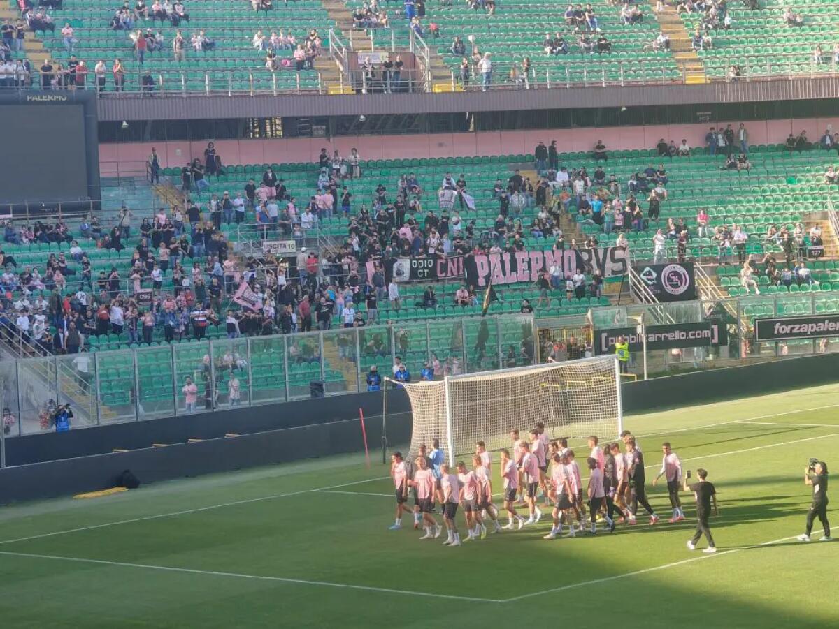 Palermo, in 4 mila per l’allenamento a porte aperte in vista play-off - 