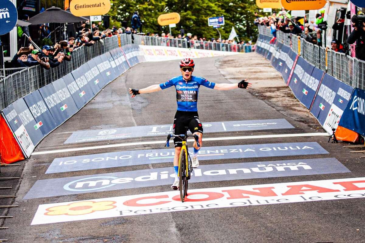 Vingegaard vince il tappone di Pila e veste la maglia rosa al Giro2026 - 