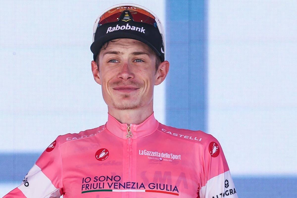 Vingegaard cala il poker, vince la 16^ tappa e consolida la maglia rosa - 