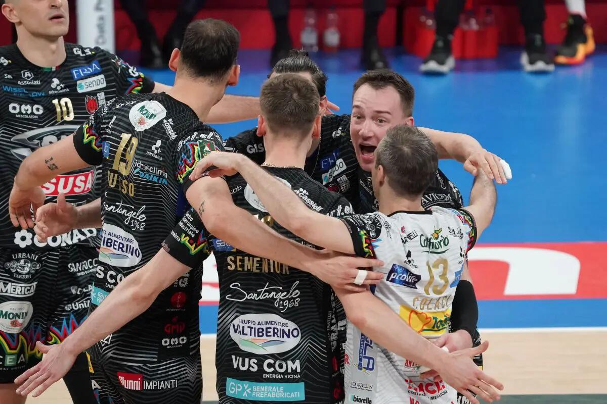 Volley, Perugia campione d’Italia Lube battuta 3-0 in finale - 