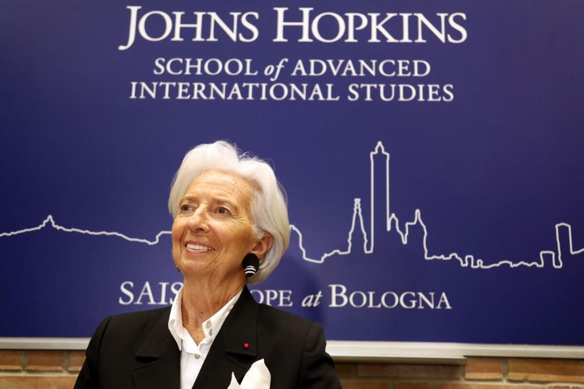 Lagarde “Non siamo in austerity, ma dobbiamo attenerci alle regole. Nel 2026 crescita in Europa sotto 1%” - 