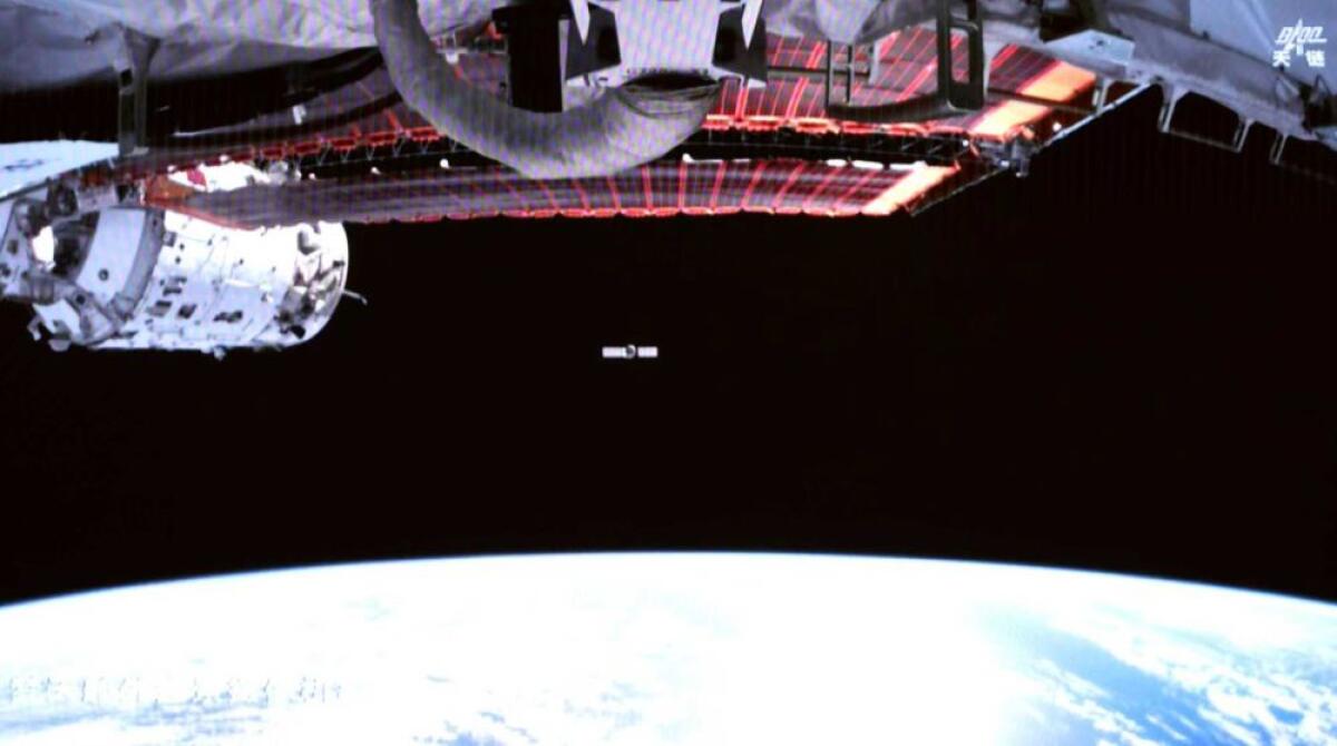 Cina, la navetta di rifornimento Tianzhou-9 si sgancia dalla stazione spaziale - 