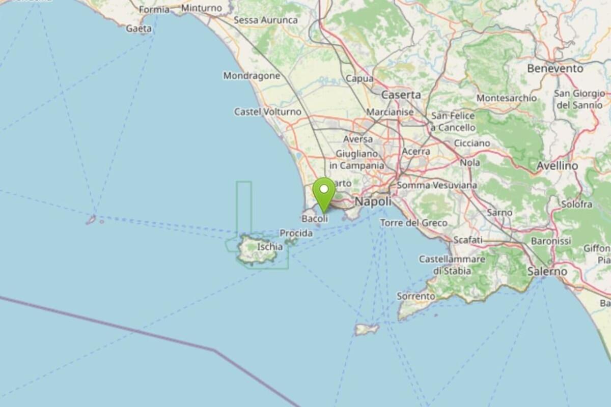 Napoli, forte scossa di magnitudo 4.4 nei Campi Flegrei - 