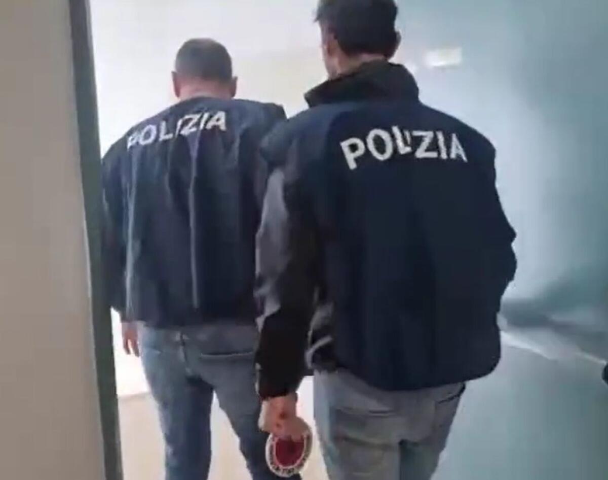 Arrestato a Lecce giovane anarchico, sequestrato manuale per ordigni - 